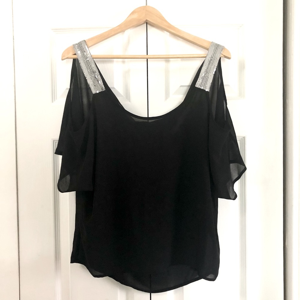 Black Cold Shoulder Tunic w Silver Accent Size: S